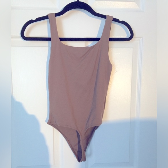 Babaton bodysuit - Picture 2 of 3